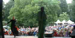 Der Feuervogel.OpenAir Blick aufs Publikum - (C) Cassiopeia TheaterVerlag Mierke